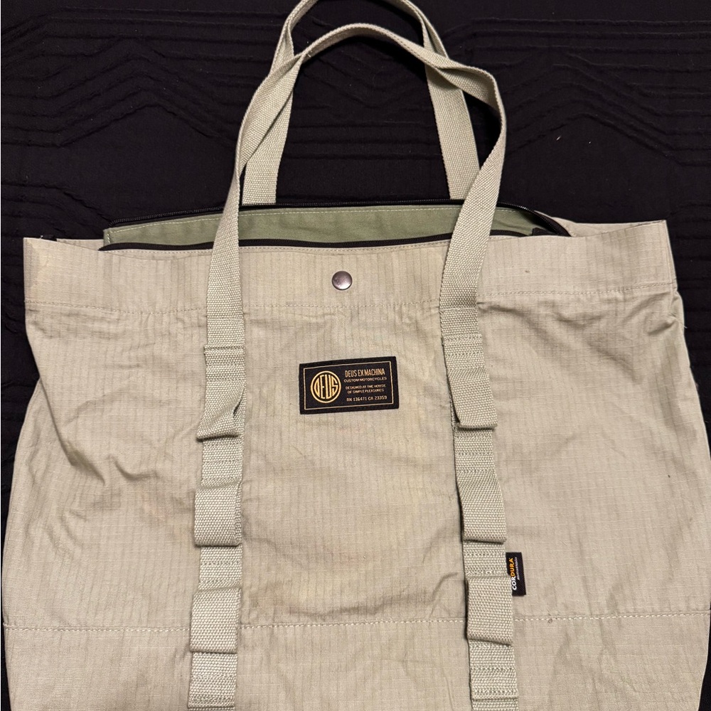 Deus Ex Machina Messenger Bag